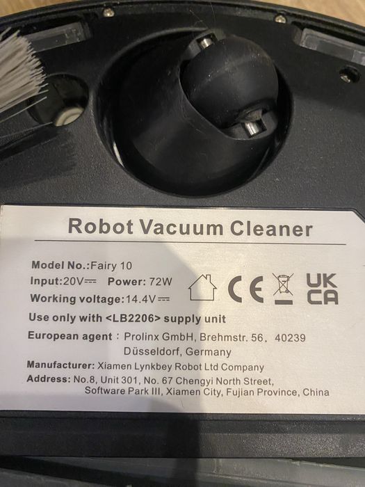 Робот пмлосос з док станцією