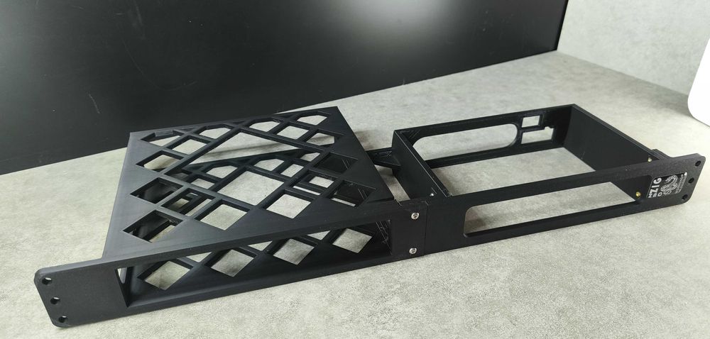 Rackmount 19" Lenovo ThinkCentre Tiny + Focusrite 2i2 - uchwyt półka