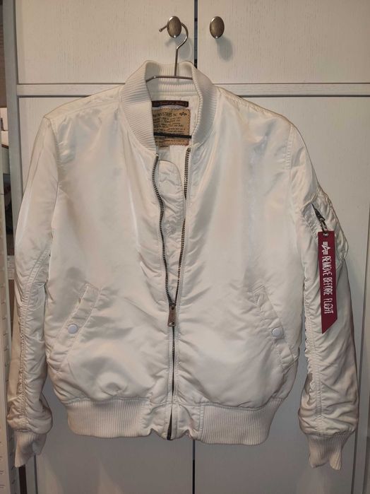 Бомбер Alpha Industries MA-1 Flight Jacket білий