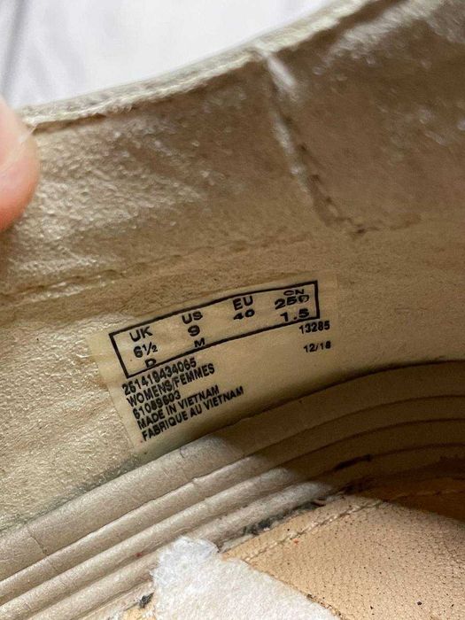 Женские кожаные мокасины Clarks