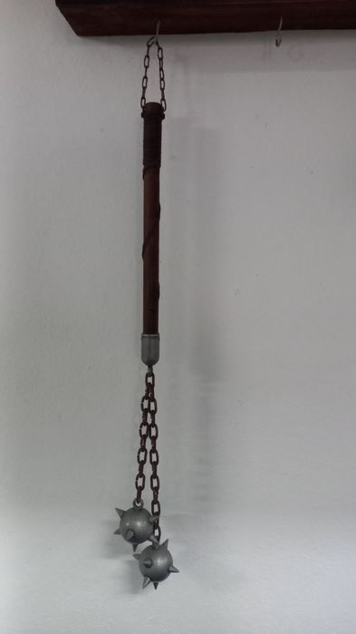 Réplica de Mangual Medieval com Duas Bolas de Picos (Morgenstern/Flail) – Peça de Decoração e Colecionismo