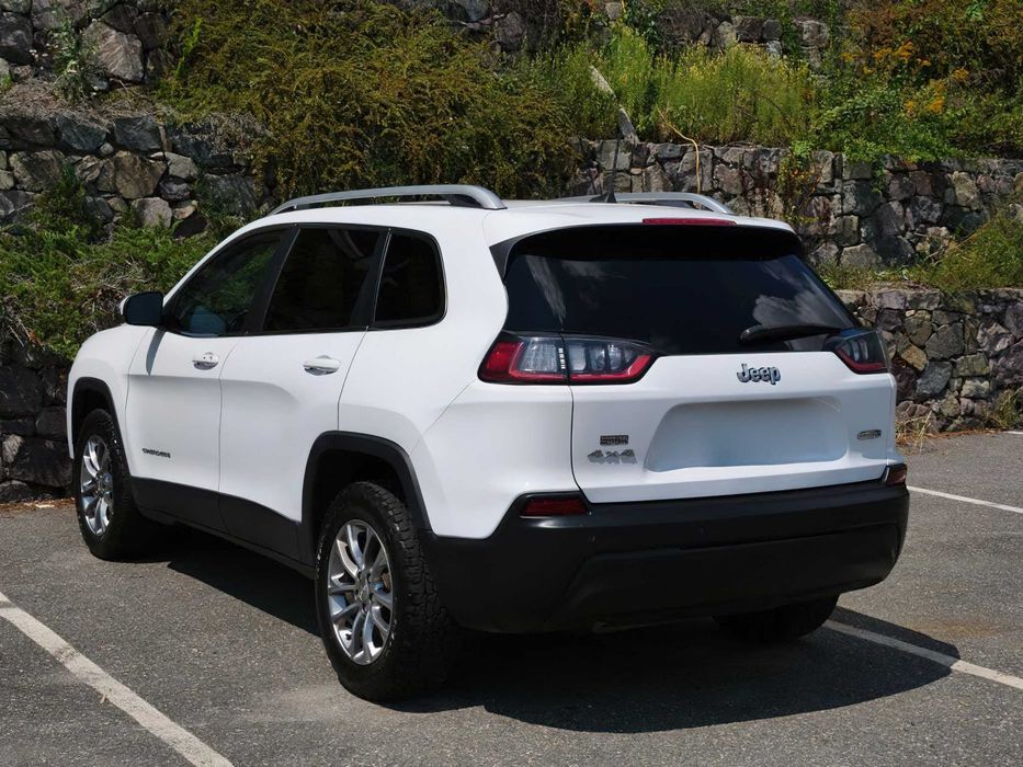 Jeep Cherokee Latitude Plus 4x4      2021