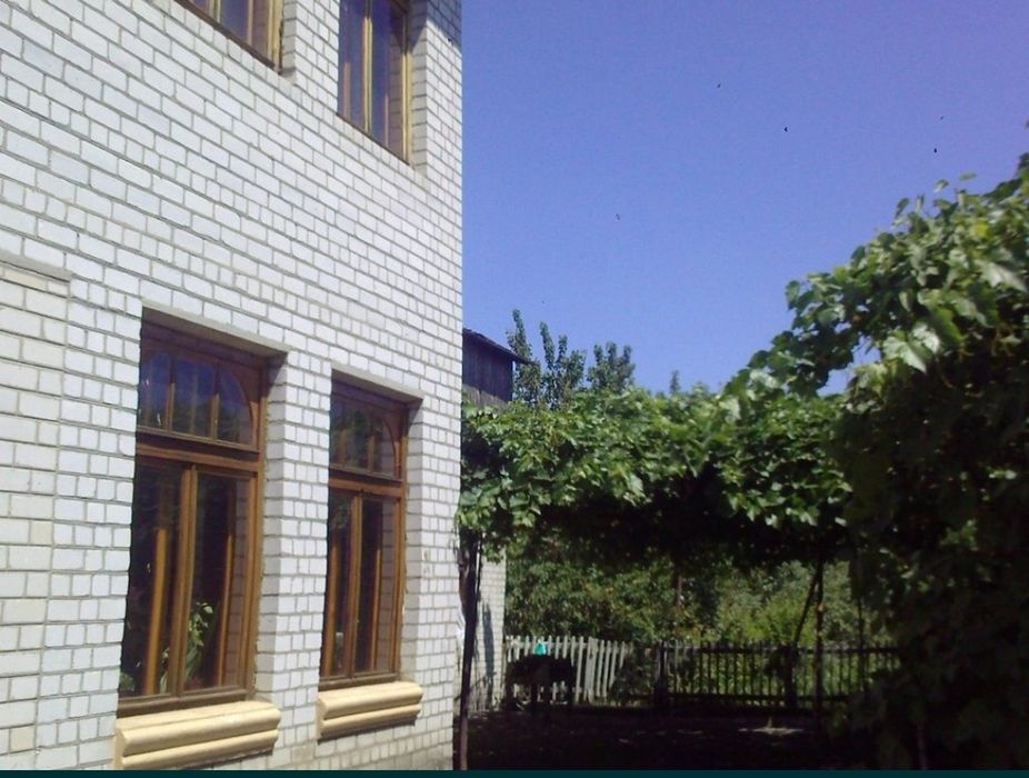 Продам добротный дом для большой семьи / бизнеса город Південне Южный