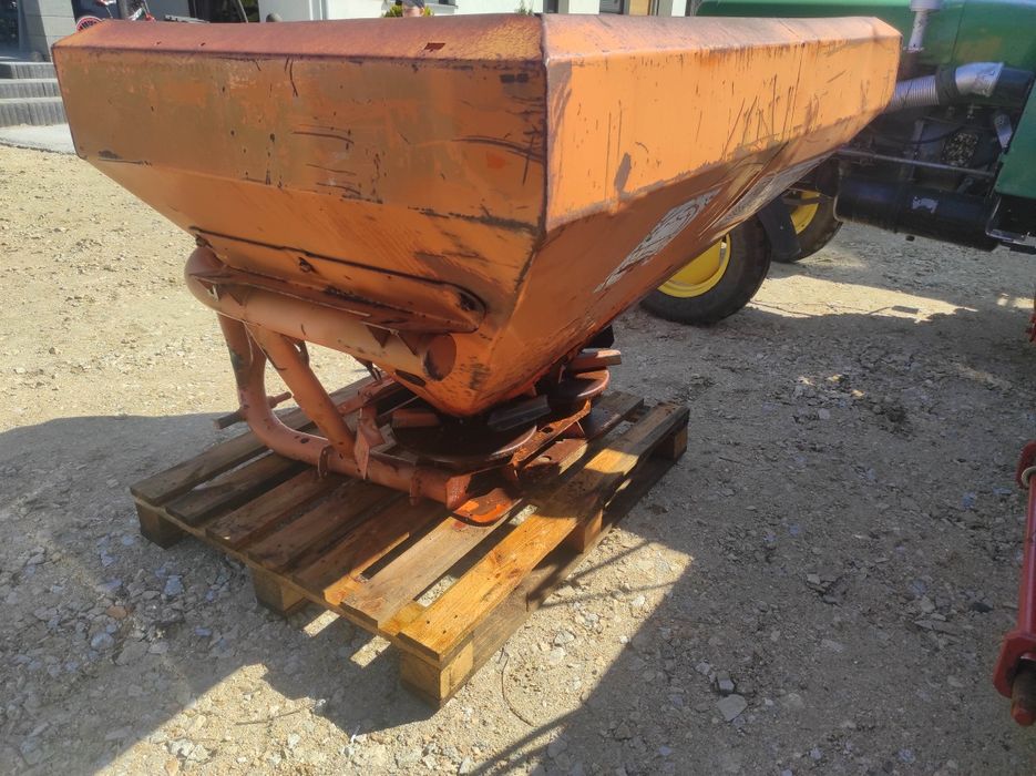 Rozsiewacz nawozów amazone zaf 600 800