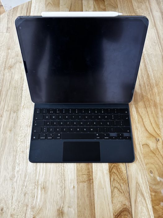 Ipad  Pro 12.9” 6th geração (256gb) + capa + teclado magic keyboard + apple pencil
