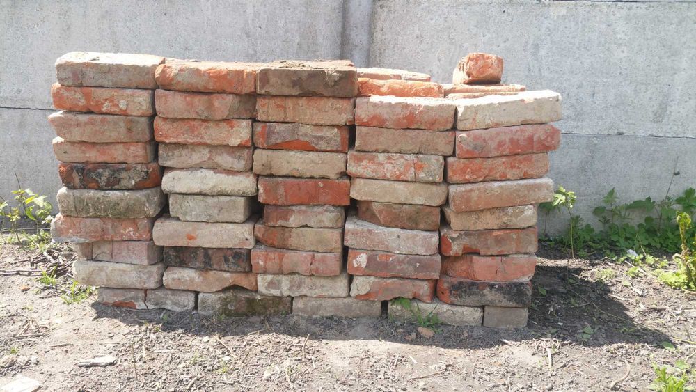 Продам б/у кирпич.