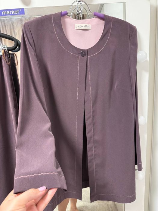 Костюм із спідницею