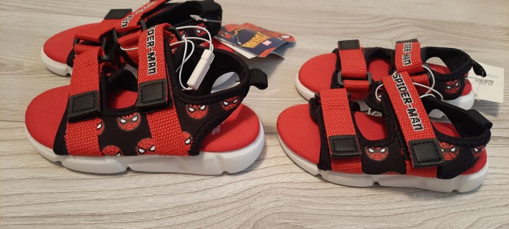 Сандалі для хлопчика 18/19 та 20/21 нові