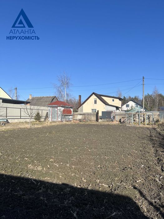 Продаж  земельної ділянки в с. Озерце