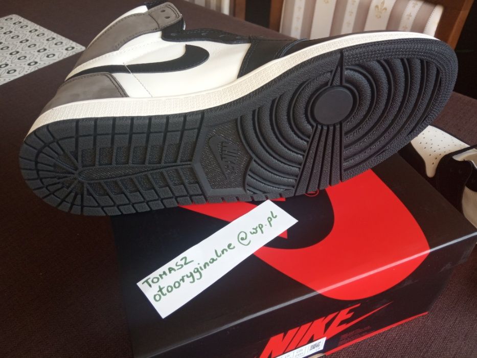 (r. 44,5 - 28,5 cm) Nike JORDAN 1 Retro High Dark Mocha 555088,-105