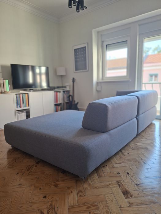 Sofá de 3 a 4 lugares chaise longue cinzento