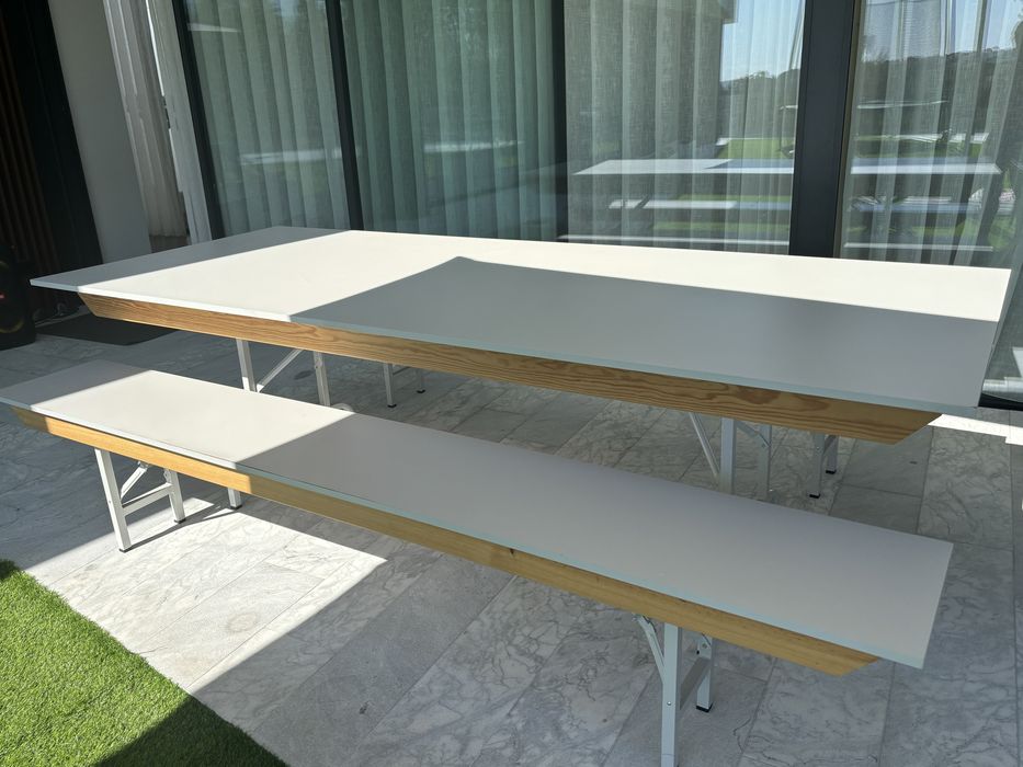 Conjunto mesa + bancos