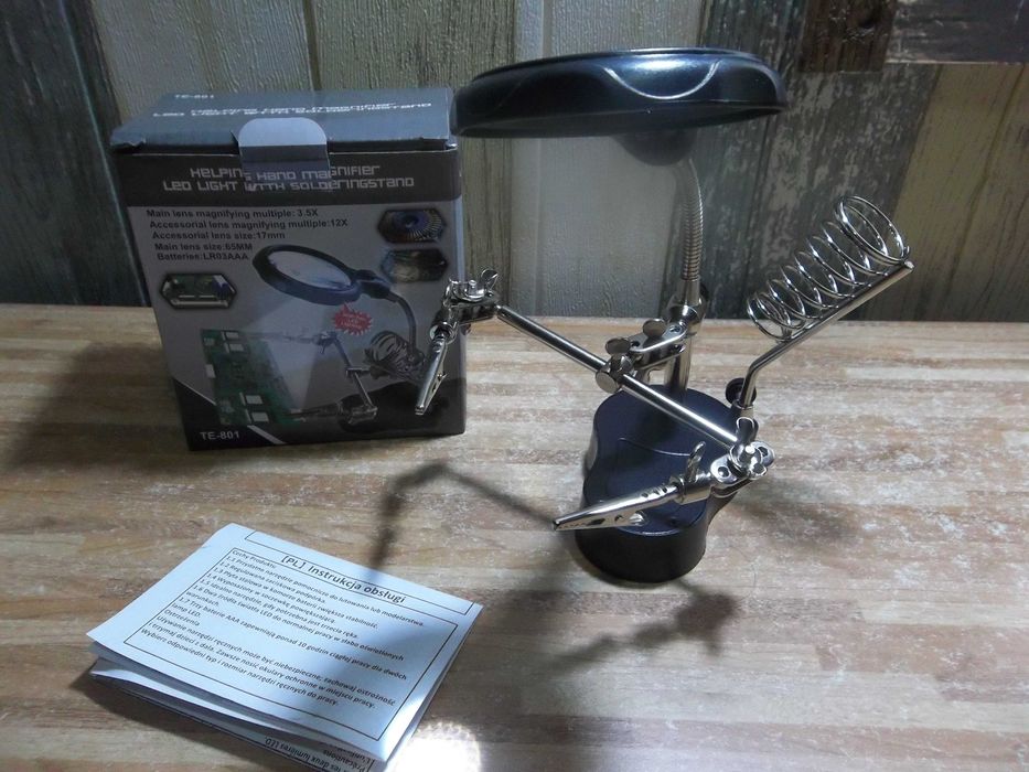 Держатель плат и паяльника MG16126-A с LED-подсветкой и двойной лупой.