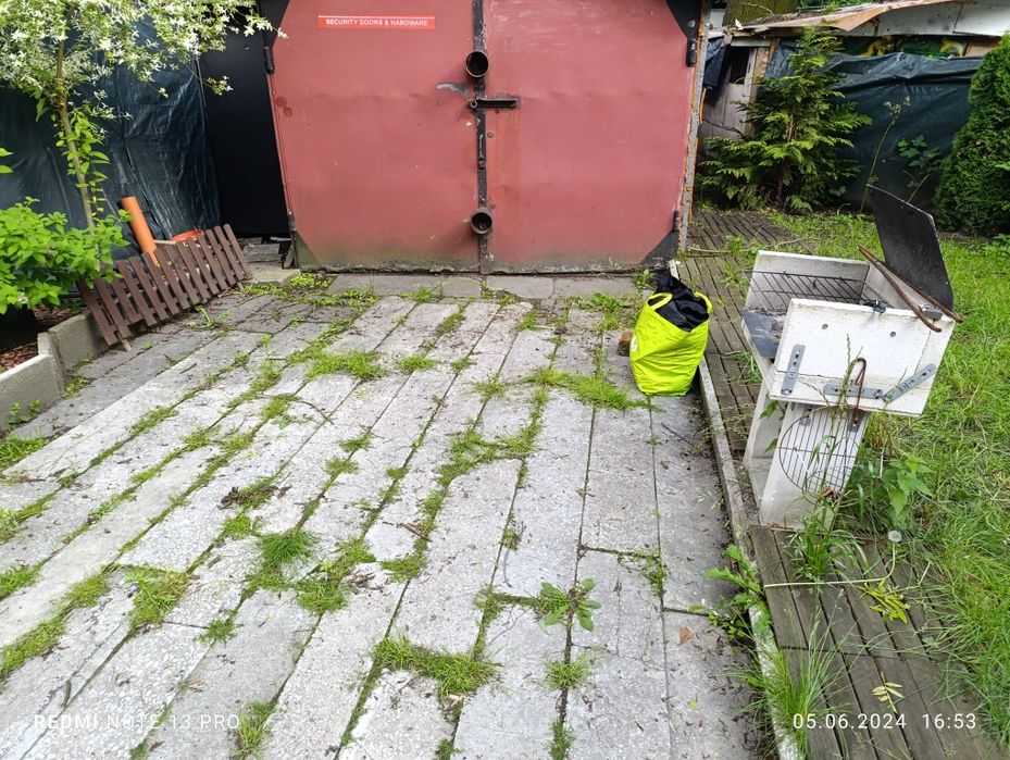 sprzedam garaż wraz z działką w Katowicach
