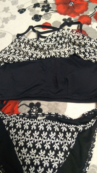 Купальник с рюшкой