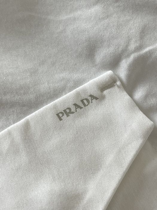 Жіноча біла сорочка PRADA у розмірі М