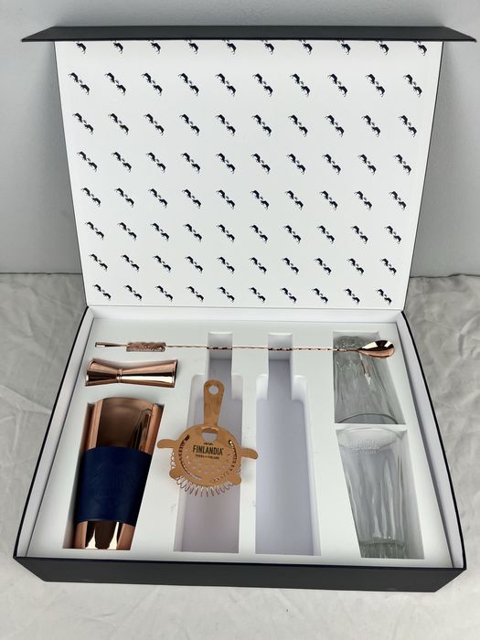 Zestaw prezentowy barmański szkalnki Finlandia dla barmana