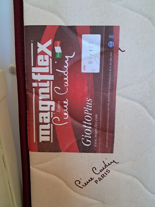 Cama individual adequada para quarto de criança