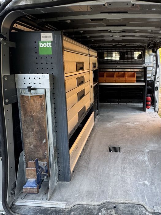 Regały zabuodwa busa Bott opel vivaro long