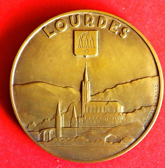 Bernadette Soubirous, Lourdes medalha de Marcel Renard