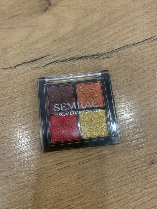 Semilac chrome nail powder
