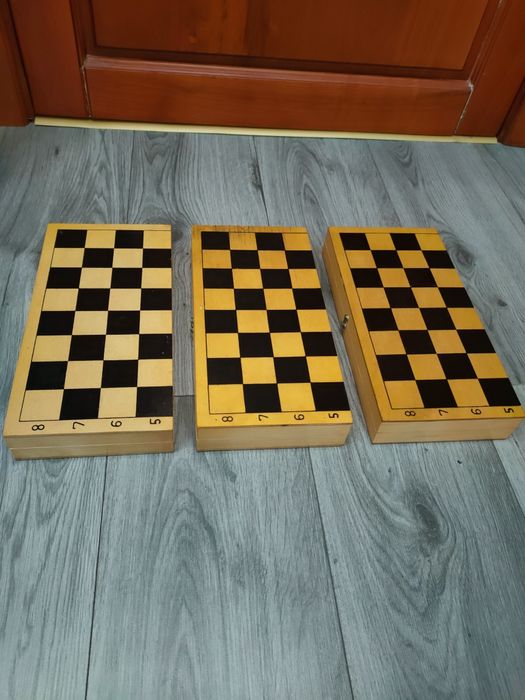 Деревянный набор советского времени Новые шахматы 30х30 см.