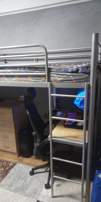 Кровать чердак со столом