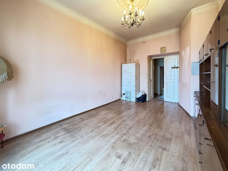 Mieszkanie do remontu w kamienicy w centrum, Radom