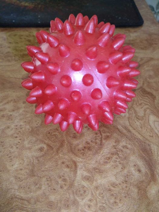 Мячик массажный мягкий с иголочками (красный) Разработка кисти,пальцев