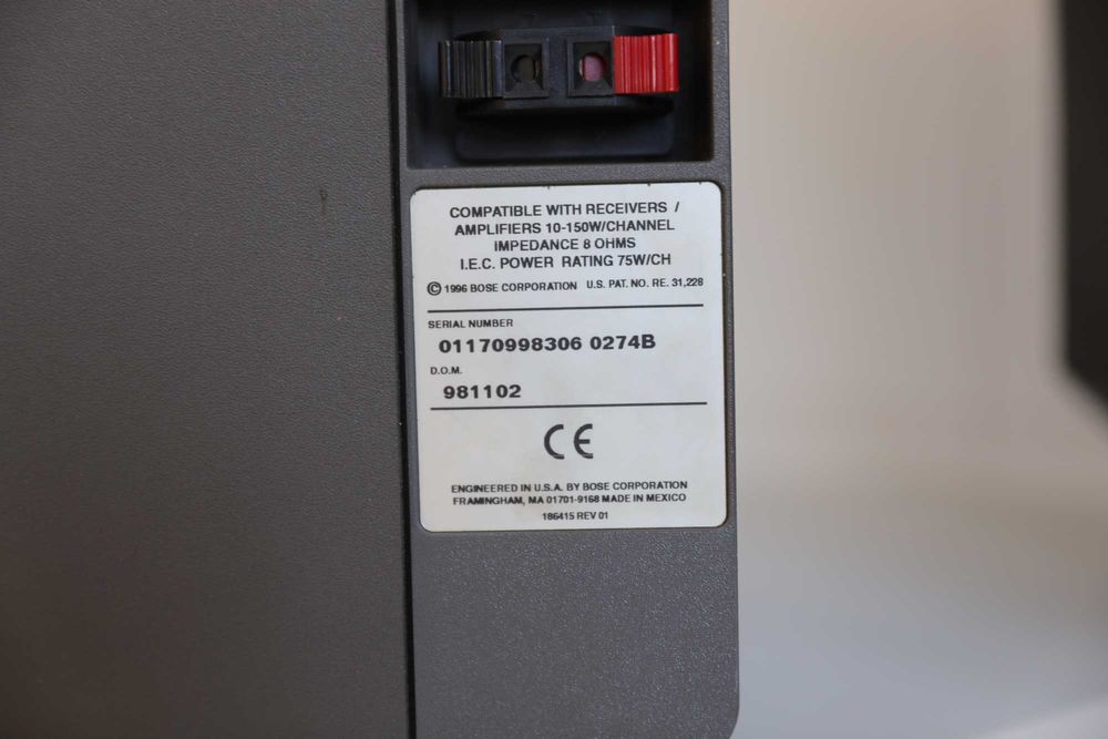 Bose - 301 serie IV colunas 150 watts