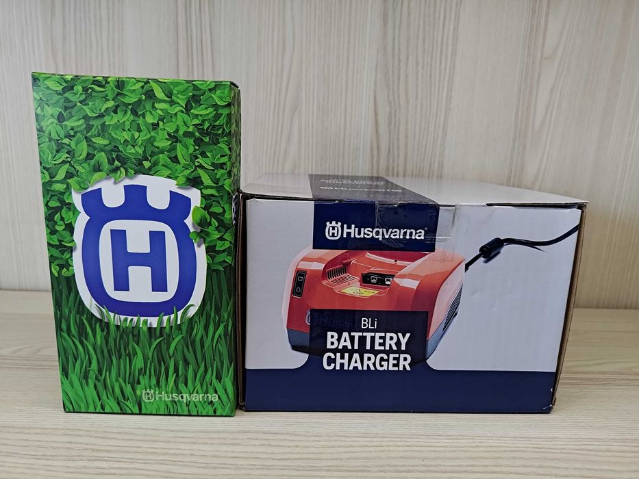 Ładowarka Husqvarna QC330 szybkie ładowanie akumulatorów BLi + prezent