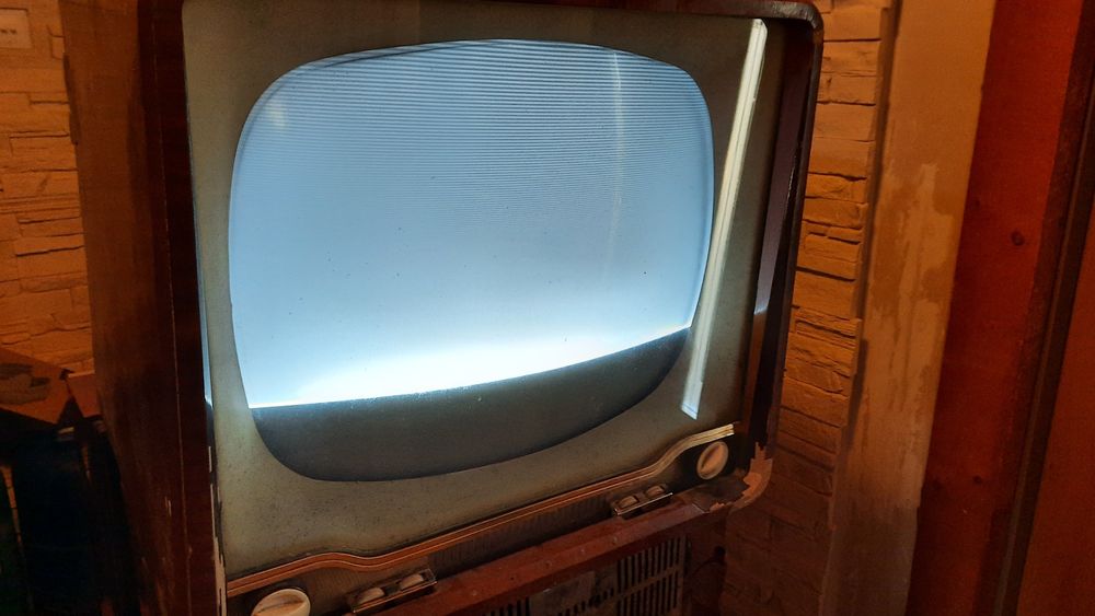 Telewizor  TESLA