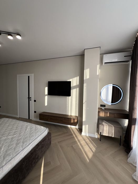 Велика та стильна 1 кімнатна квартира на 5 поверсі, жк закритого типу