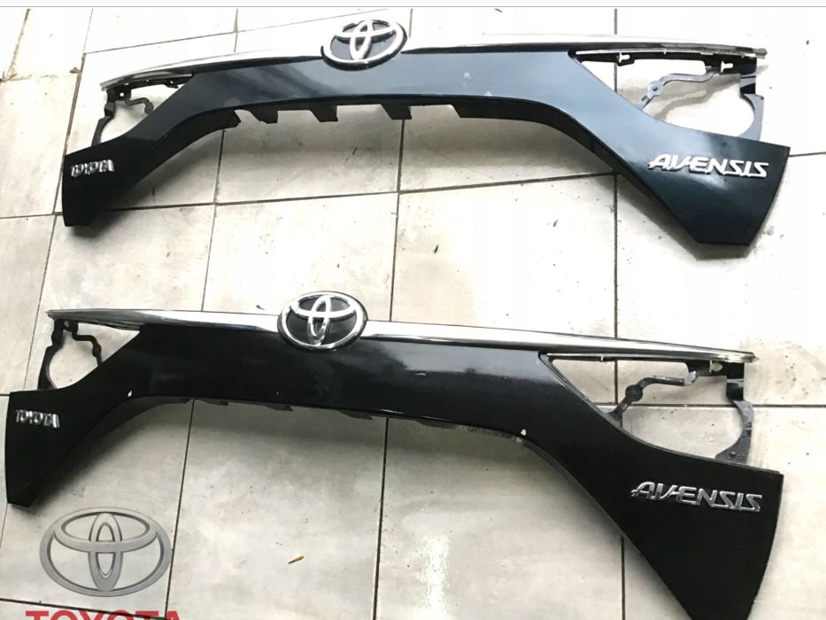 TOYOTA AVENSIS T27 T29 blenda osłona klapy bagażnika