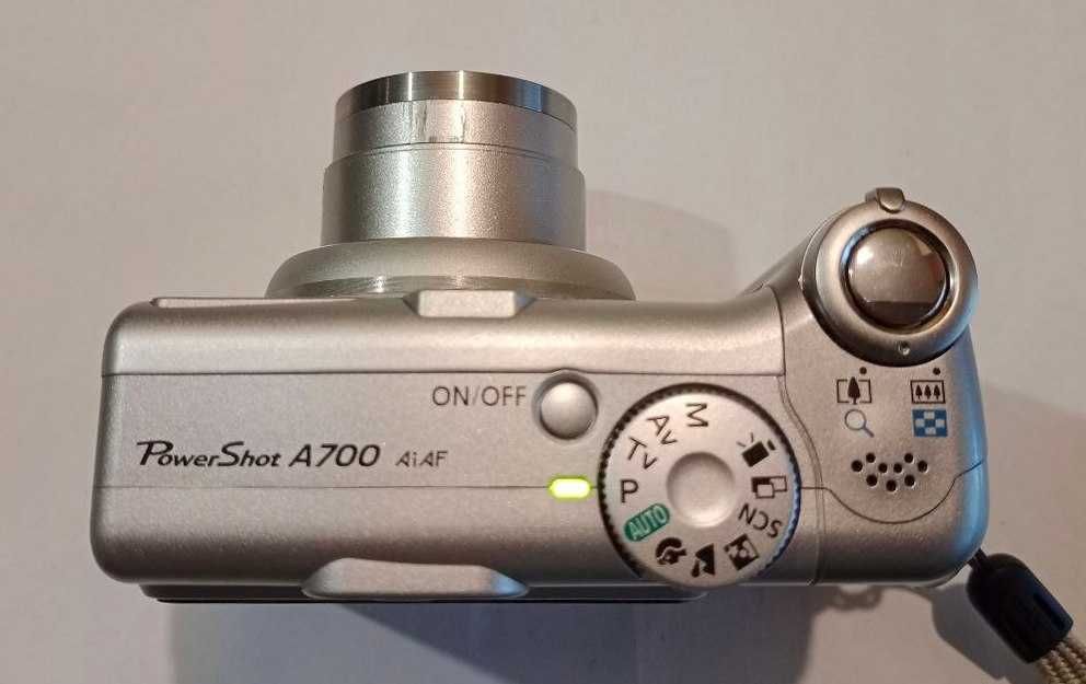Винтажный цифровой фотоаппарат Canon PowerShot A700 В КОРОБКЕ + карта 4GB + кабели + документы + чехол, б.у.