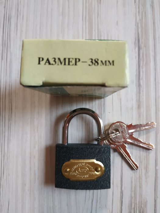 Продам новый навесной замок 38 мм