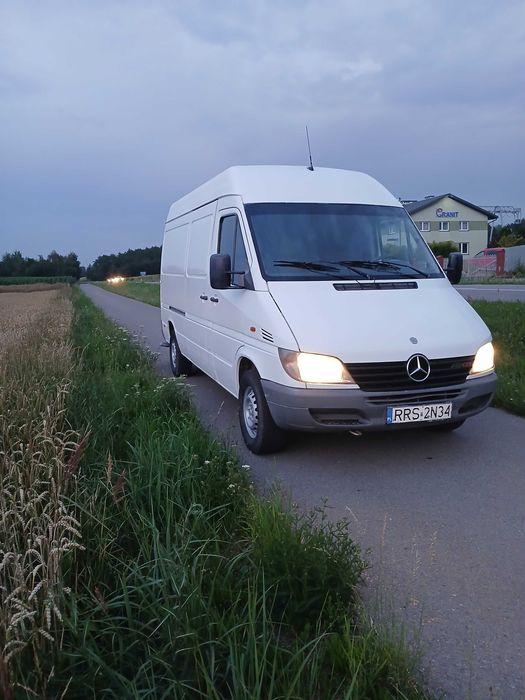 samochód dostawczy 796321412