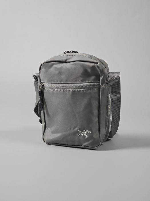 Сумка Arc’teryx з надписом збоку / Сумка через плече Arc’teryx / Сумка Arc’teryx / Сумка Арктерікс з надписом збоку / Сумка Арктерікс