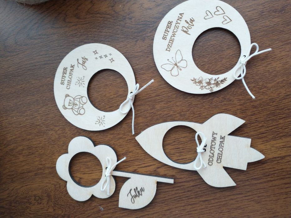 Upominki dla dzieci, rakieta na lizak, kwiatek na lizak