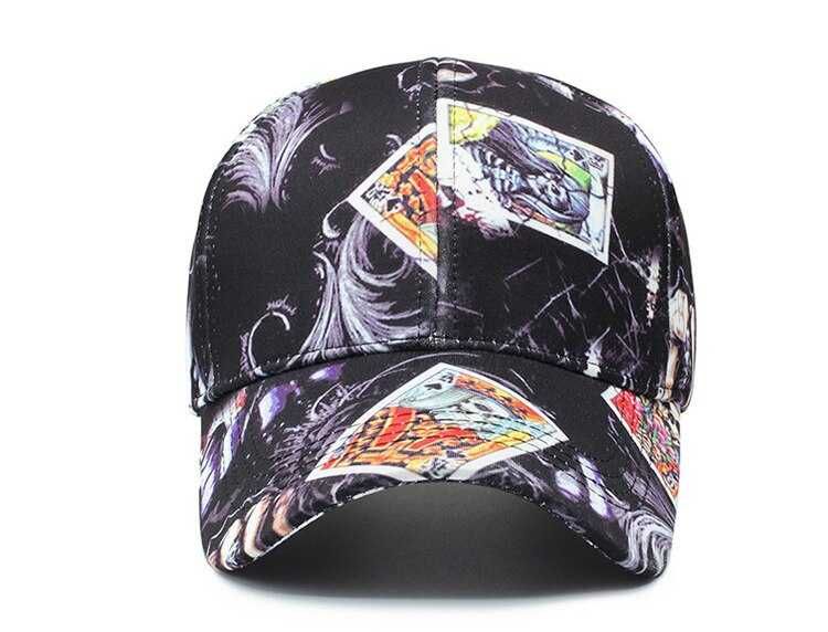 czapeczka z nadrukiem modnym kolorowym w kolorze czarnym