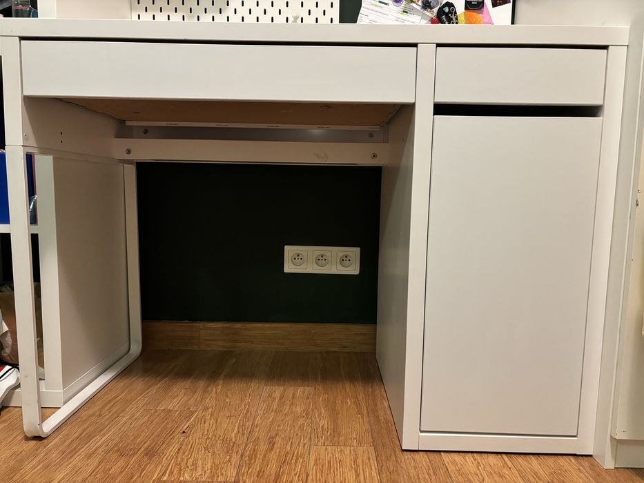 Biurko IKEA MICKE białe (105x50 cm)