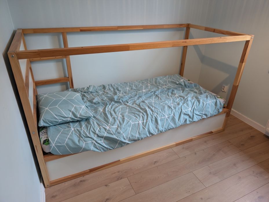 Sprzedam łóżko dziecięce IKEA KURA – dwustronne