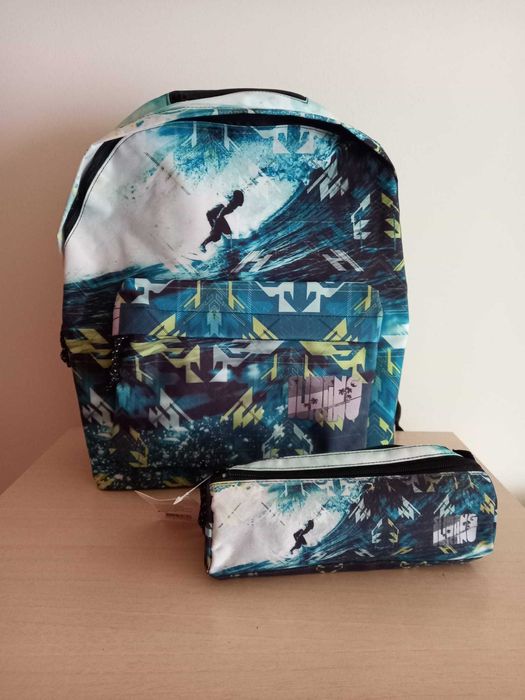 Mochila + Estojo Long Island – NOVO