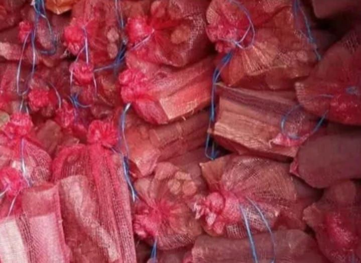 Vendo sacos de lenha de eucalipto seca