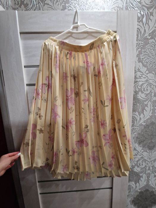 Яскрава спідниця