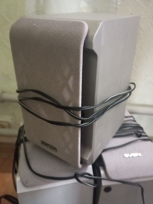 Продам колонки 3 штуки.