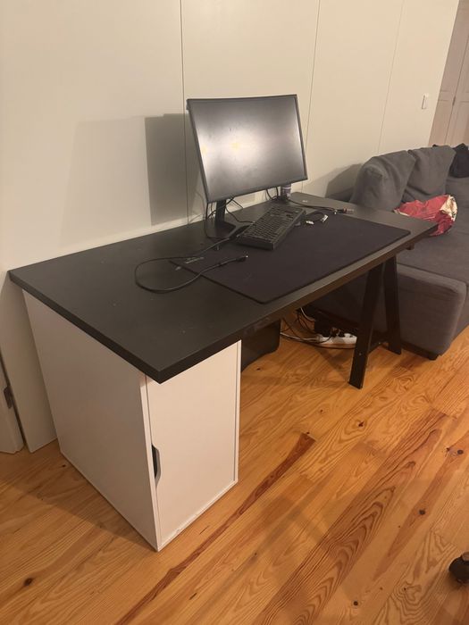 Secretária Ikea Usada