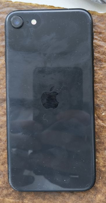Iphone Se 2020 (2-е покоління) 64 Гб в хорошому стані