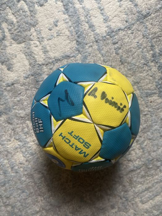 VIVE Tauron Kielce - piłka z autografami.