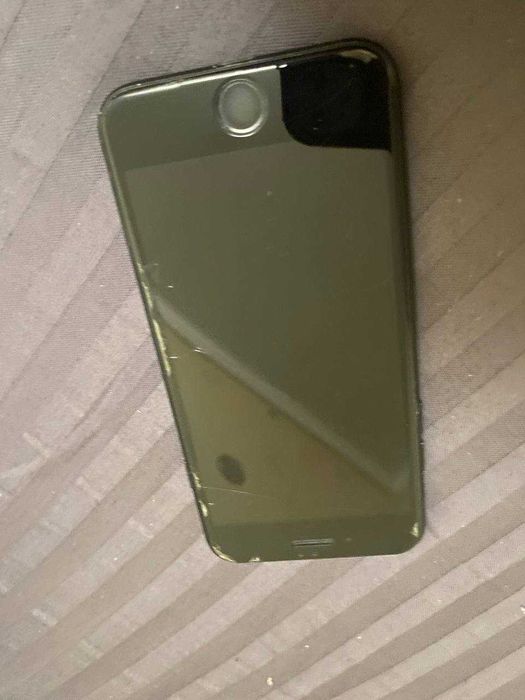 Продам Б/У Iphone 7